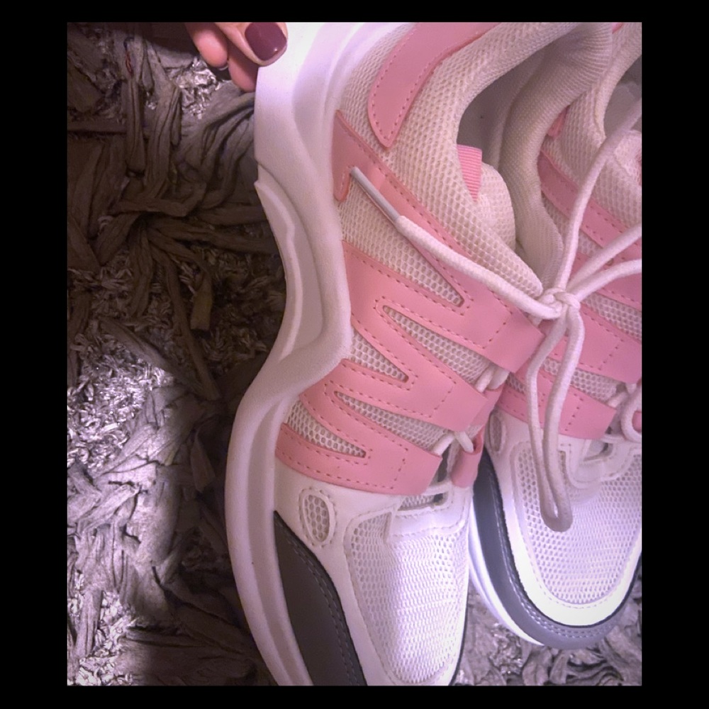 Never used pink shoes , high top heel